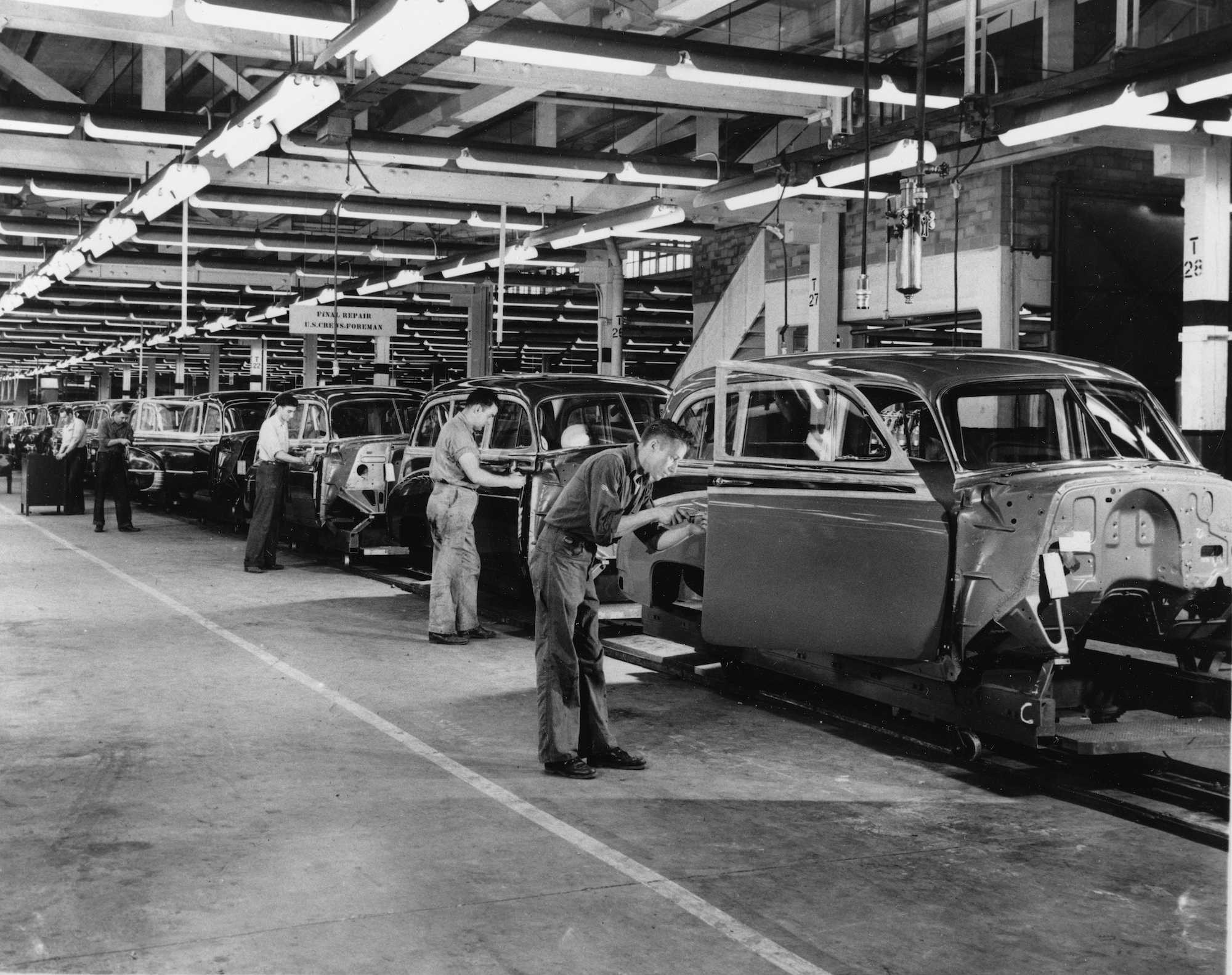 Как индустрия автомобилестроения изменила мир: влияние на экономику и общество